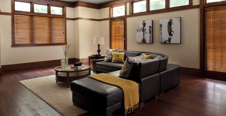 Bluff City hardwood floor and blinds